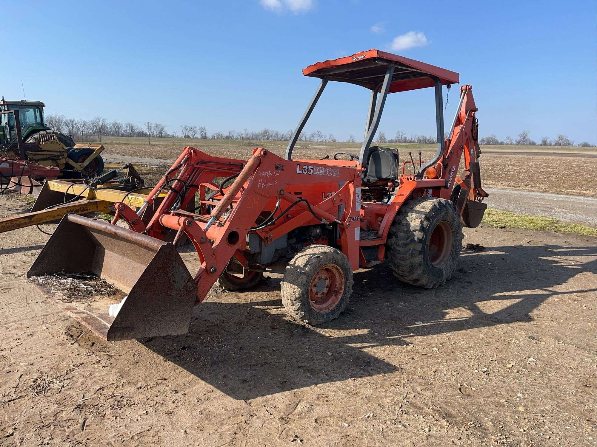 Kubota L35 Equipment Image0