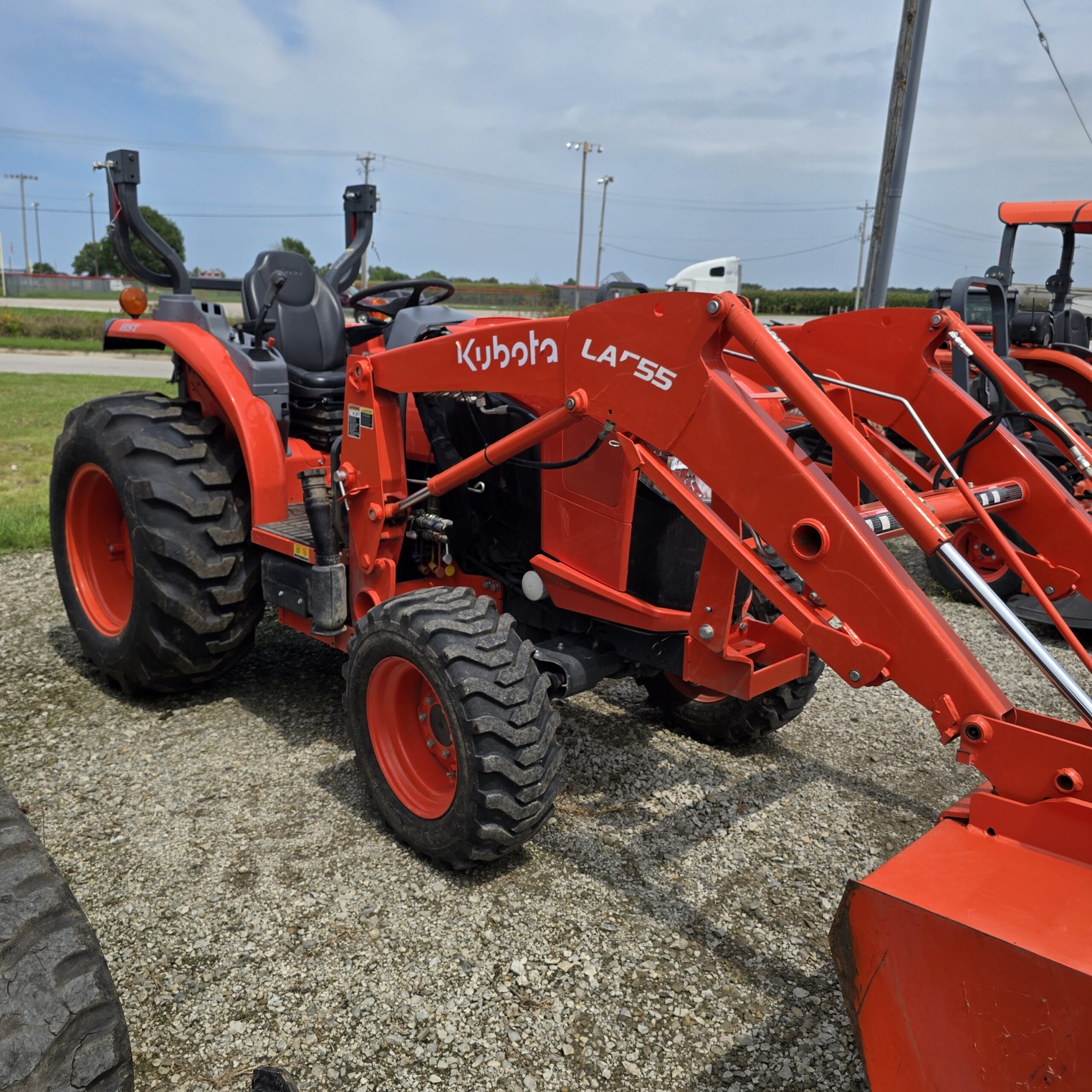 2021 Kubota L3560 Equipment Image0