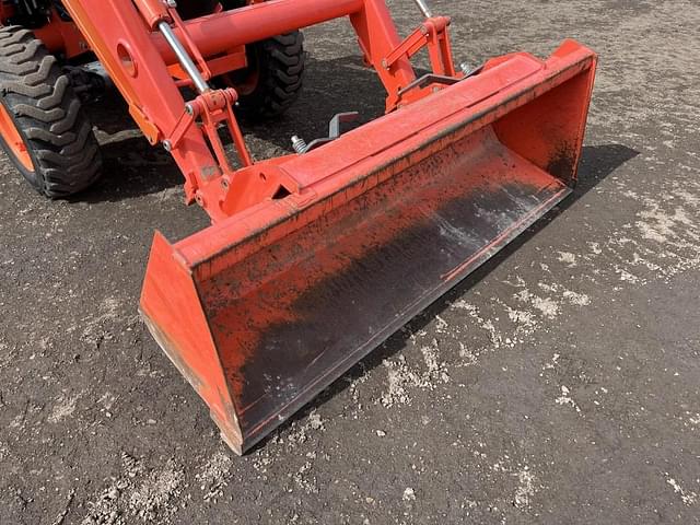 Image of Kubota L3560 equipment image 4