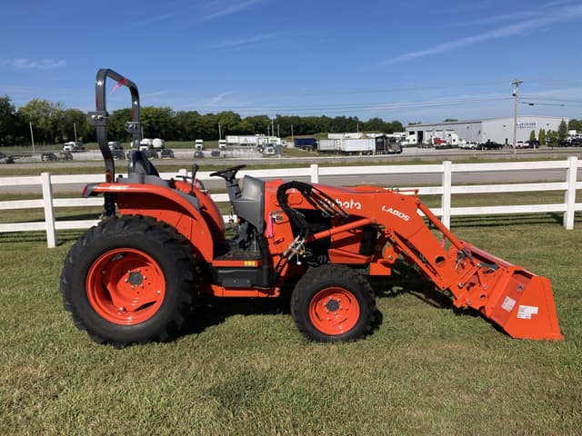 Image of Kubota L3560 equipment image 1