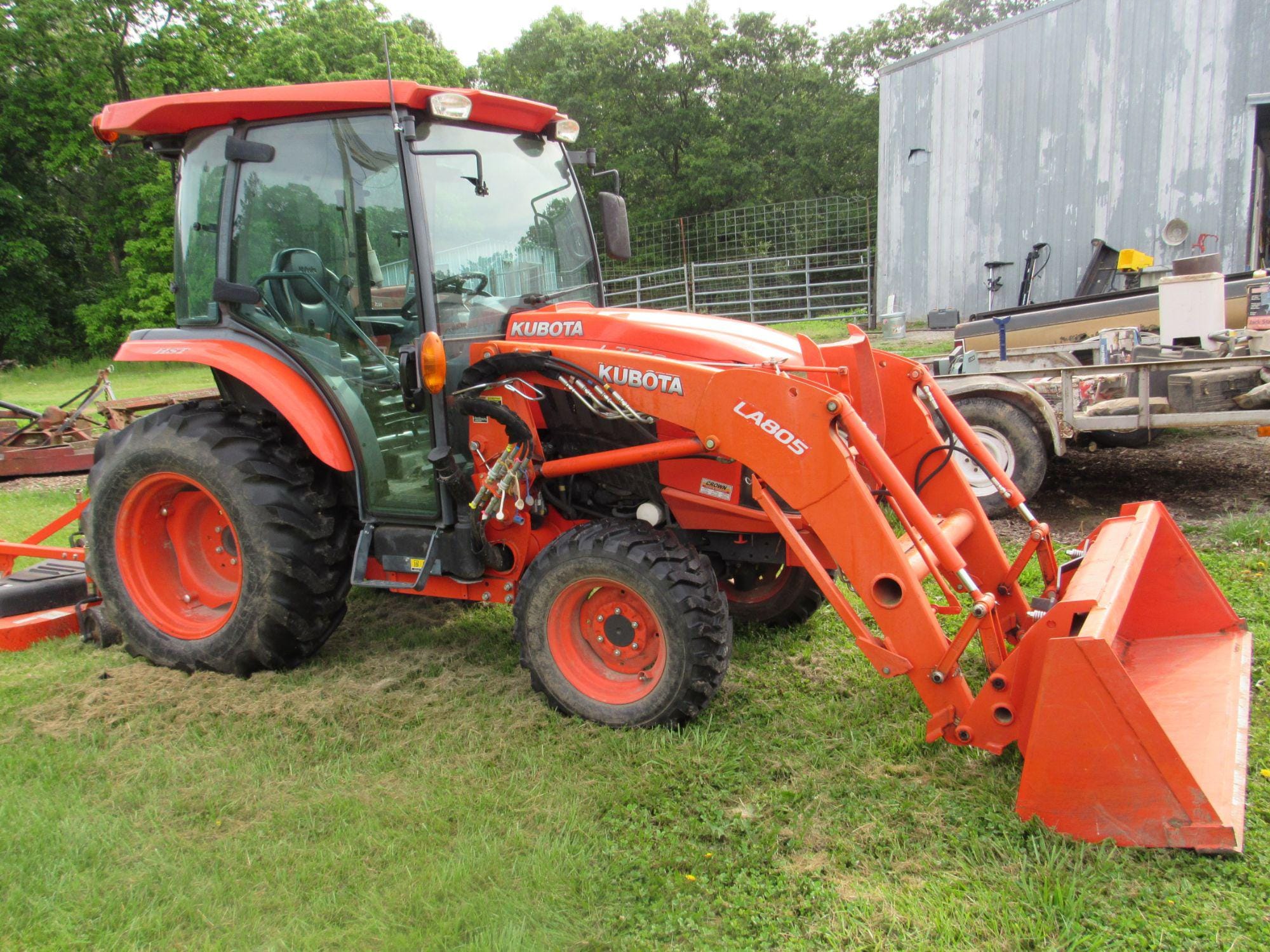 Main image Kubota L3560