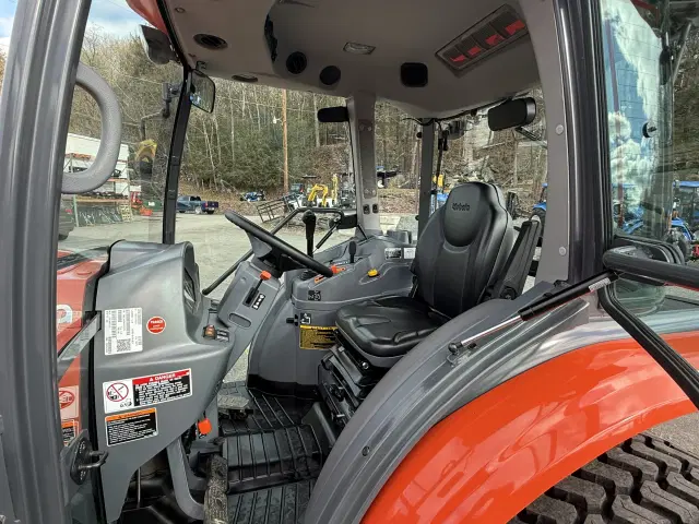 Image of Kubota L3560HSTC-LE equipment image 3