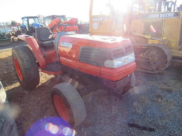 Image of Kubota L3600 equipment image 2