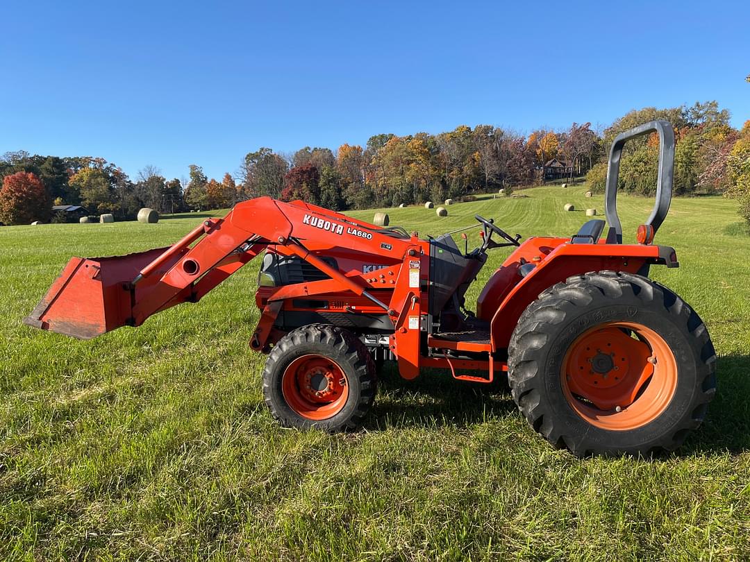 Image of Kubota L3600 Primary image