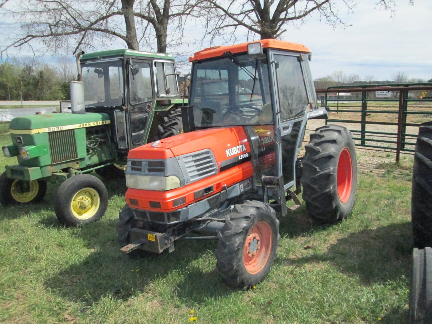 Kubota L3600 Equipment Image0