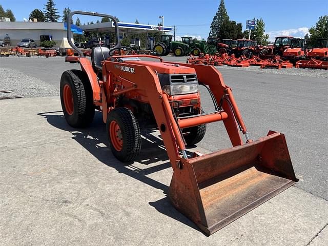 Image of Kubota L3600 equipment image 3