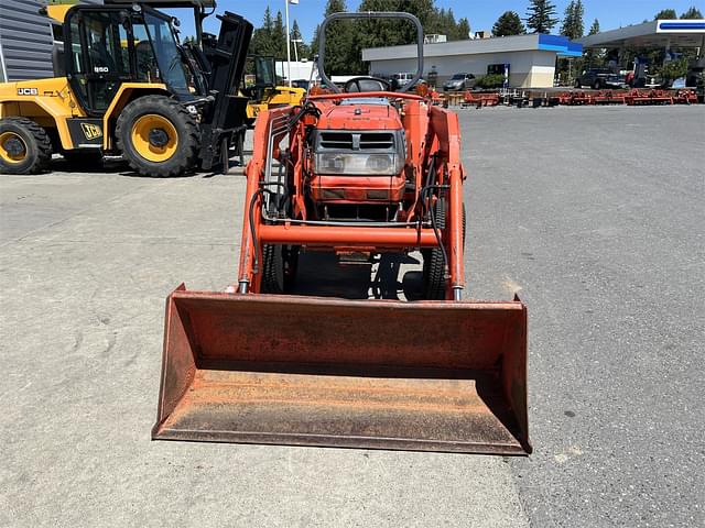 Image of Kubota L3600 equipment image 2