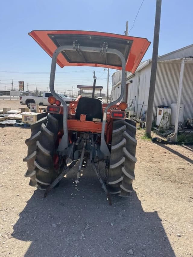 Image of Kubota L3650 equipment image 4