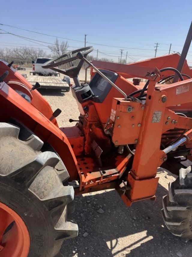 Image of Kubota L3650 equipment image 3