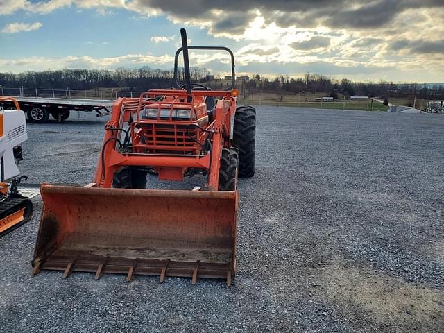 Image of Kubota L3650 equipment image 3