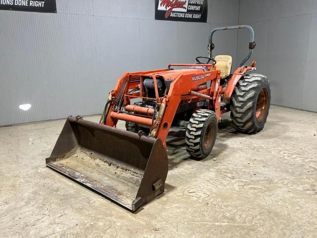 Image of Kubota L3710 equipment image 1