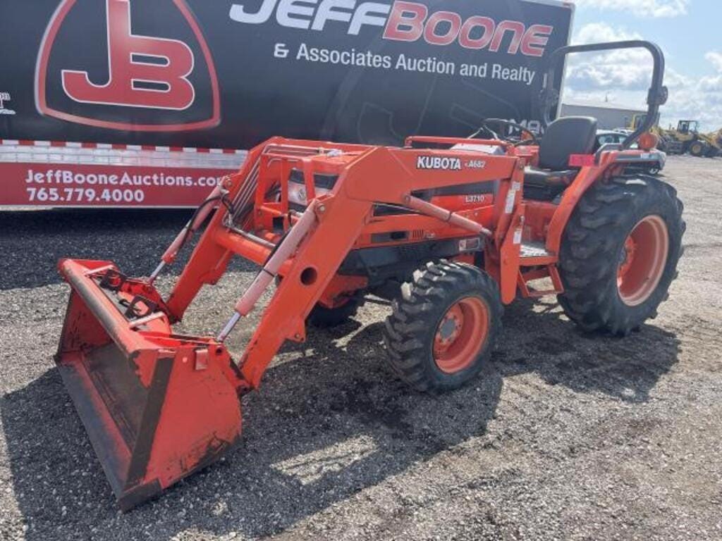 Main image Kubota L3710