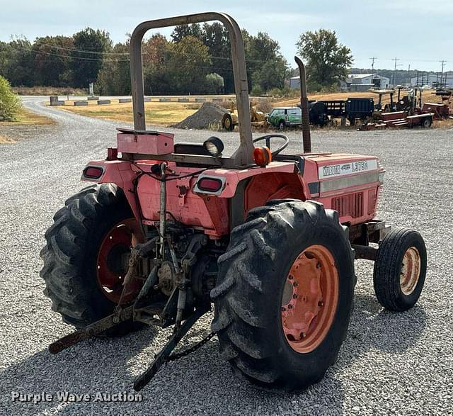 Image of Kubota L3750 equipment image 4