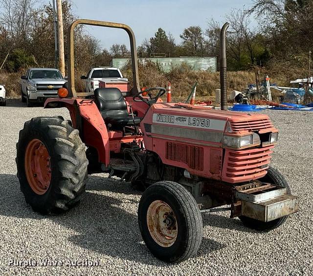 Image of Kubota L3750 equipment image 2