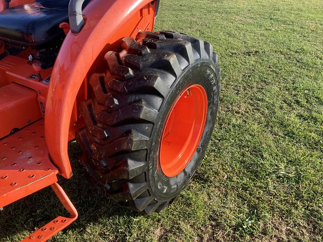 Image of Kubota L3800 equipment image 3