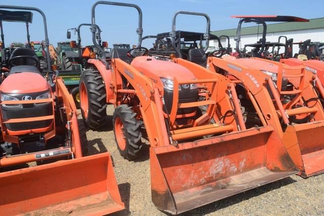 Image of Kubota L3800 equipment image 3