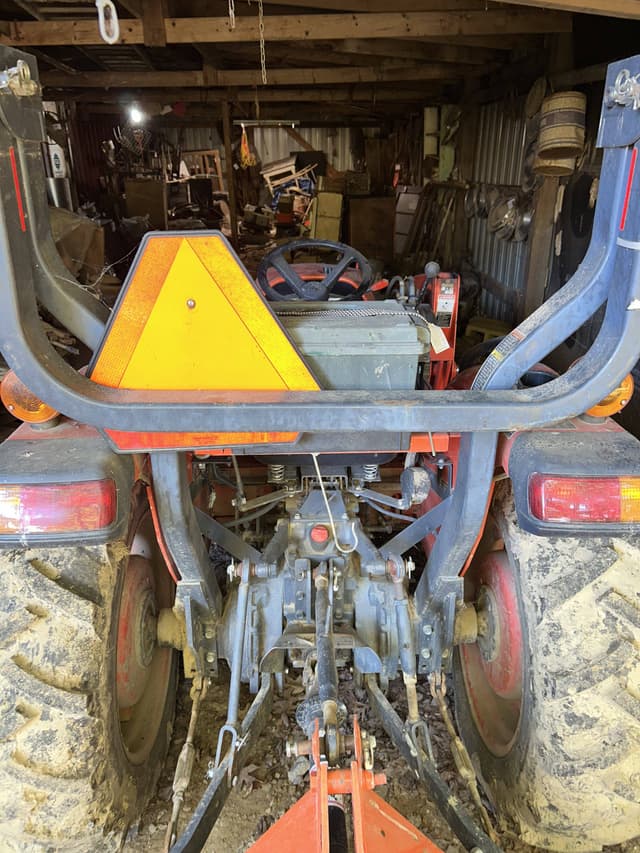 Image of Kubota L3800 equipment image 3