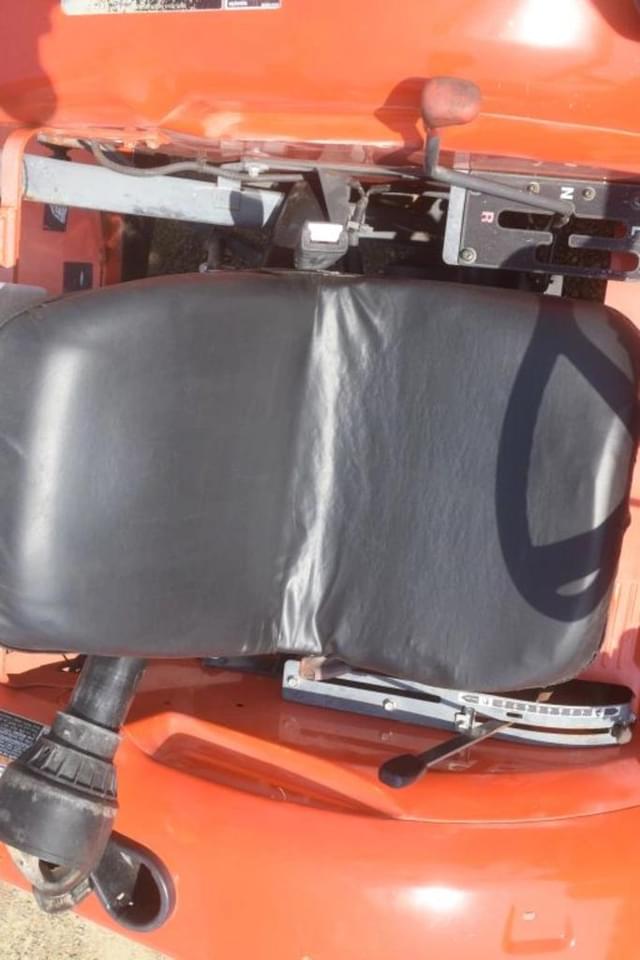 Image of Kubota L3800 equipment image 4