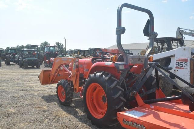 Image of Kubota L3800 equipment image 1