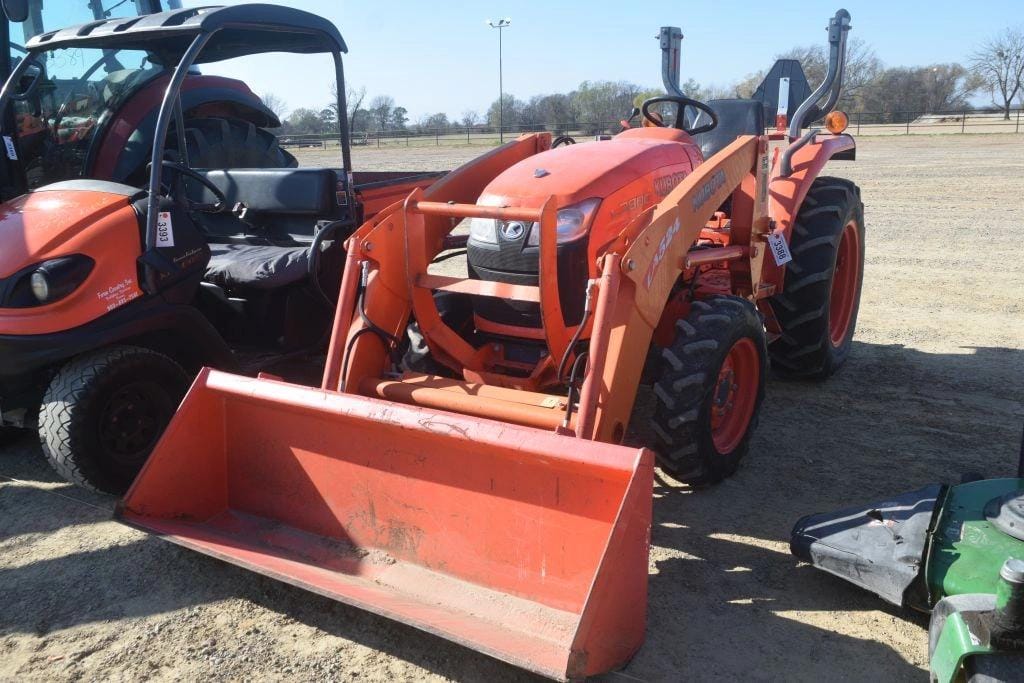 Kubota L3800 Equipment Image0