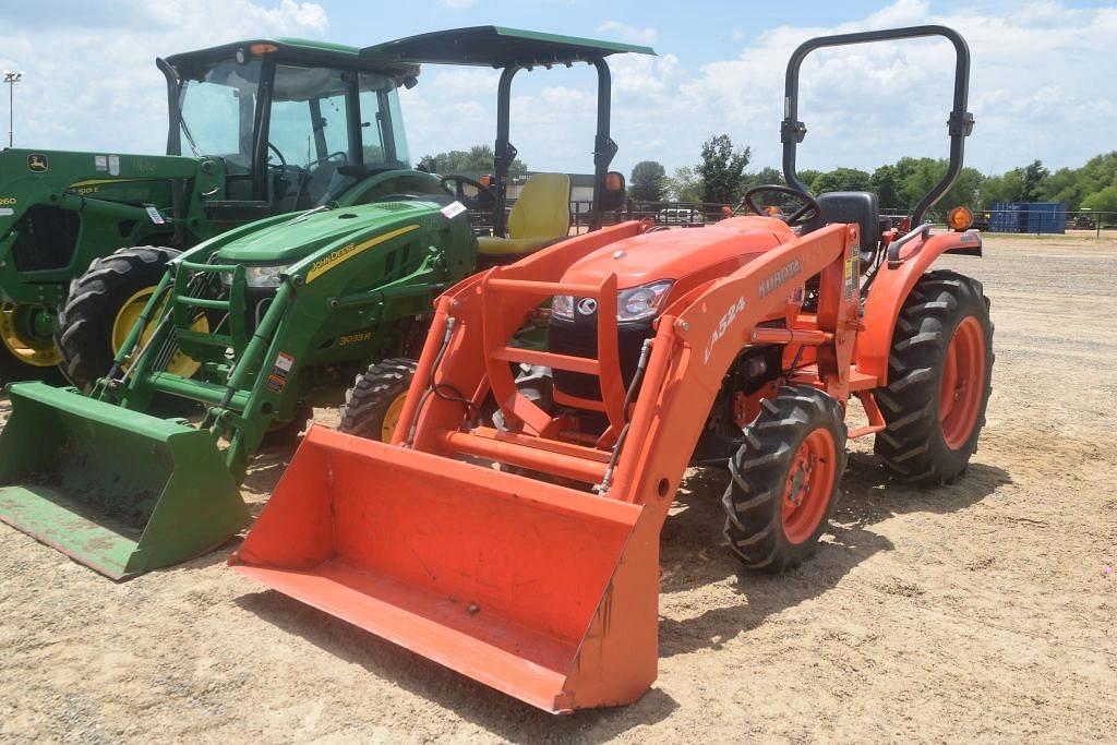 Image of Kubota L3800 Primary image
