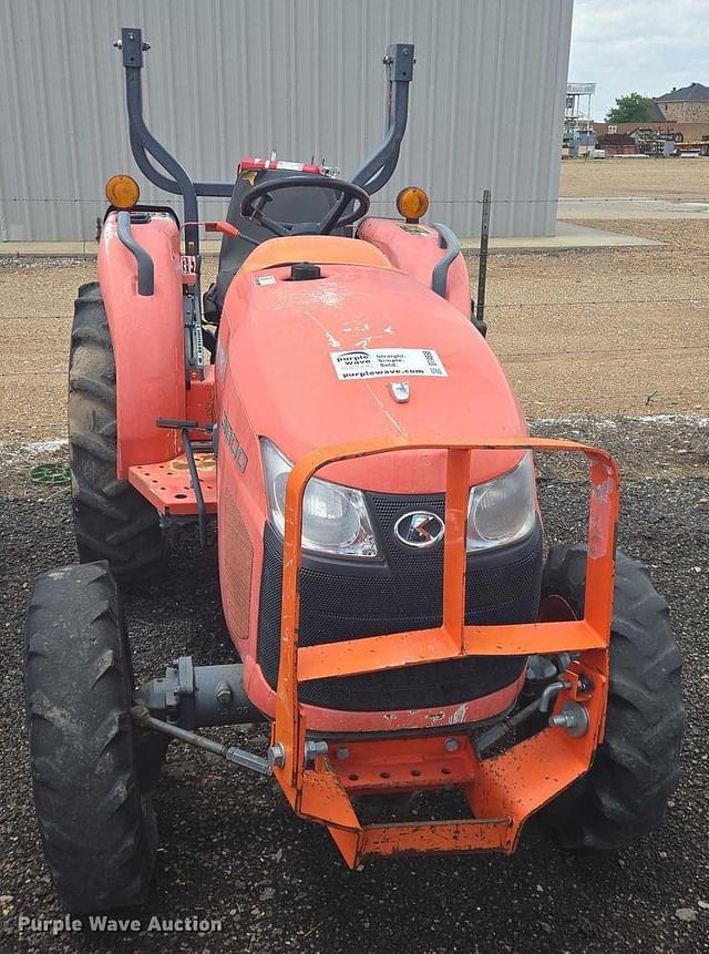 Image of Kubota L3800 equipment image 1