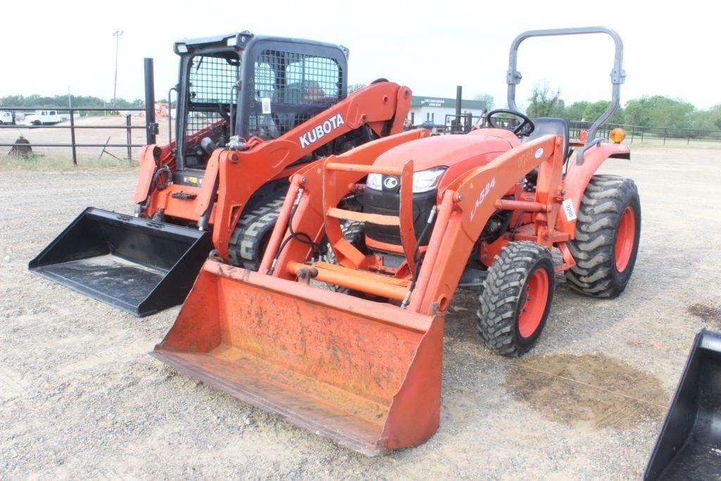 Kubota L3800D Equipment Image0