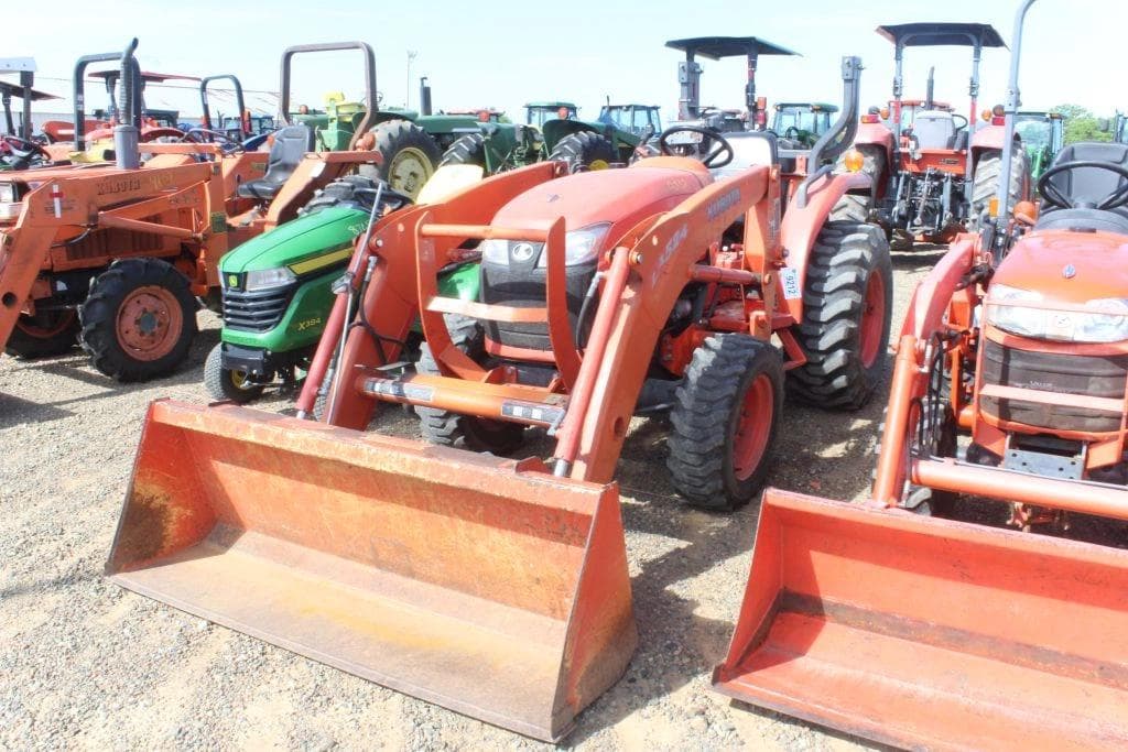 Image of Kubota L3800D Primary image