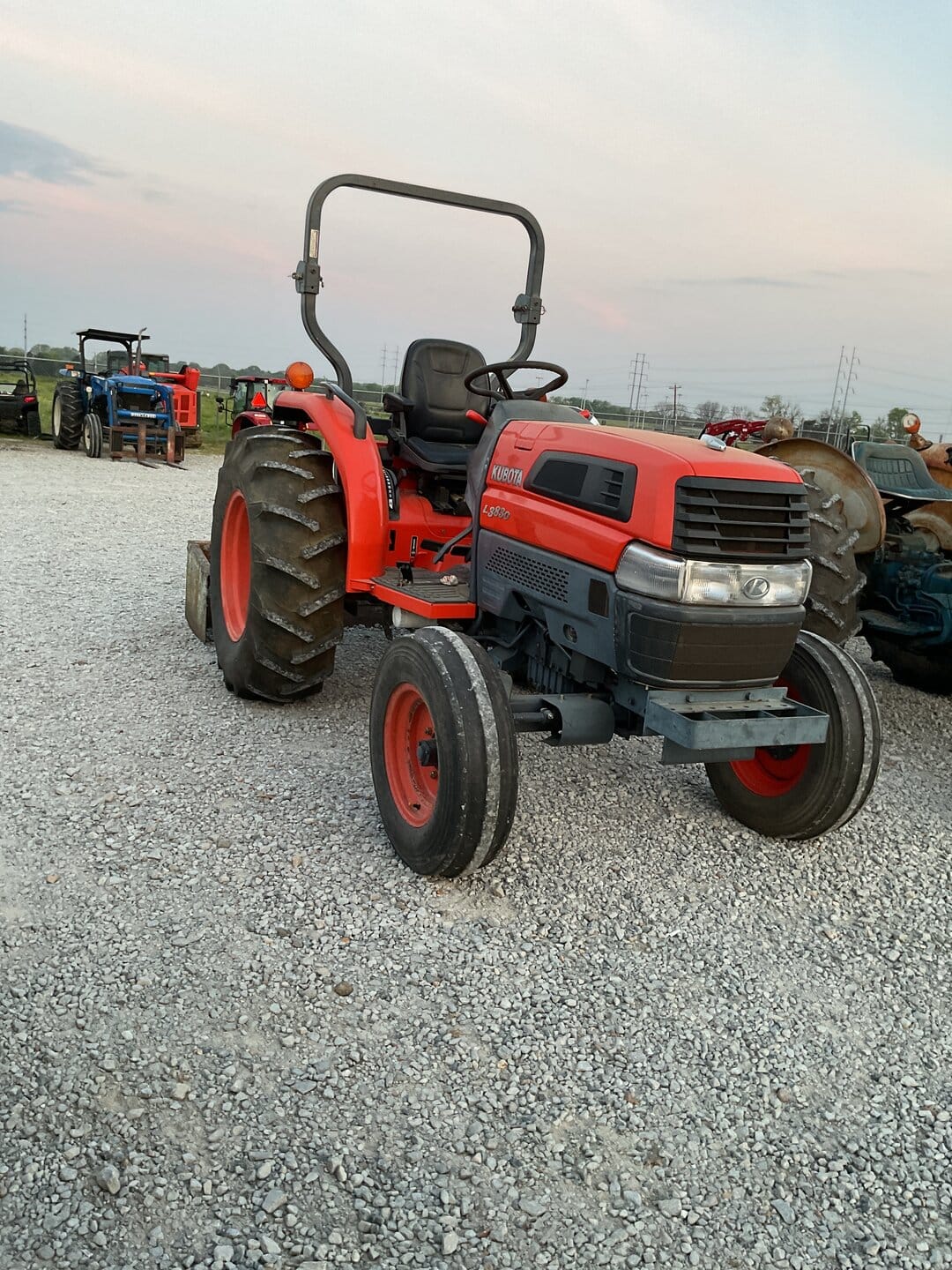 Kubota L3830 Equipment Image0
