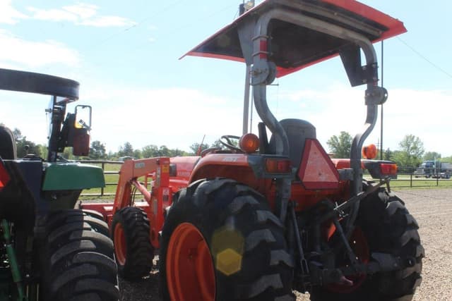 Image of Kubota L3830 equipment image 1