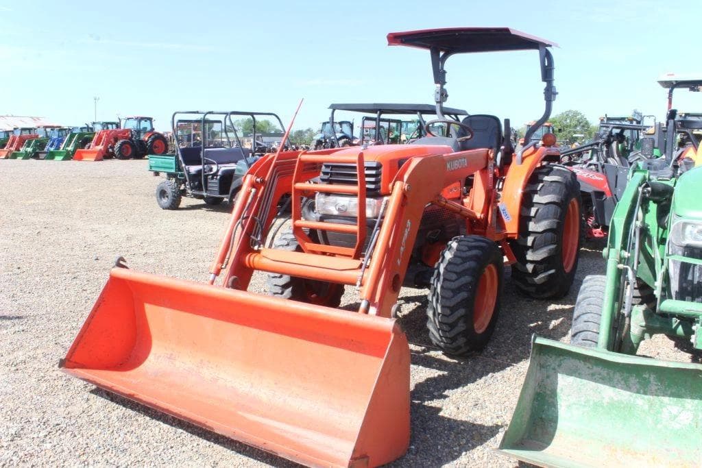 Image of Kubota L3830 Primary image