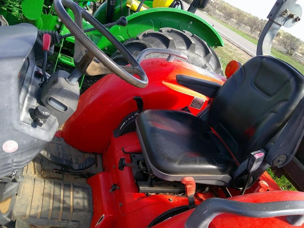 Image of Kubota L3830 Image 1