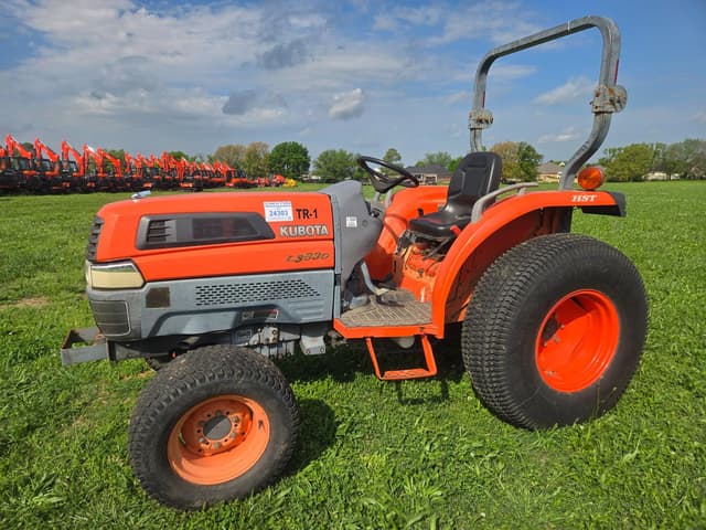 Image of Kubota L3830 equipment image 3