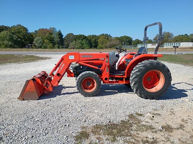 Image of Kubota L3830 equipment image 2