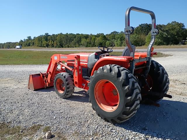 Image of Kubota L3830 equipment image 4