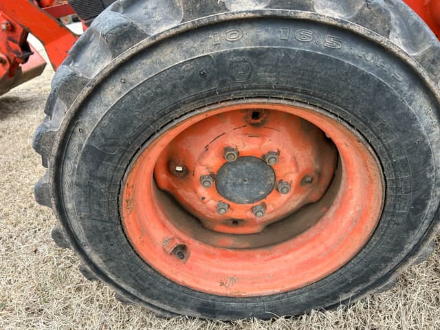 Image of Kubota L3830 equipment image 4