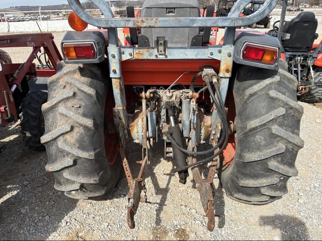 Image of Kubota L3830 equipment image 4