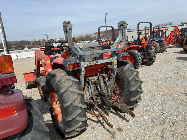 Image of Kubota L3830 equipment image 3
