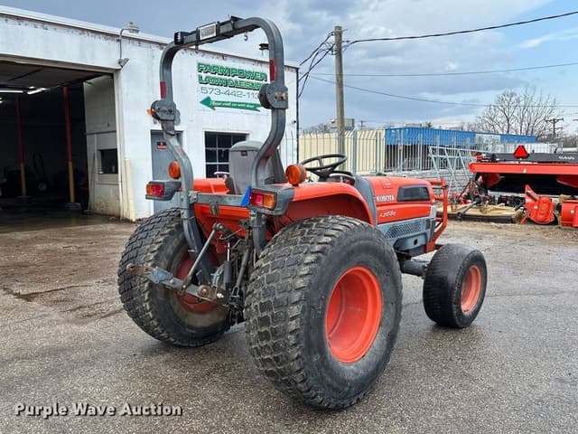 Image of Kubota L3830 equipment image 4