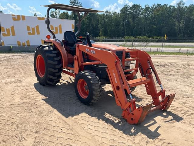 Image of Kubota L3830 equipment image 2