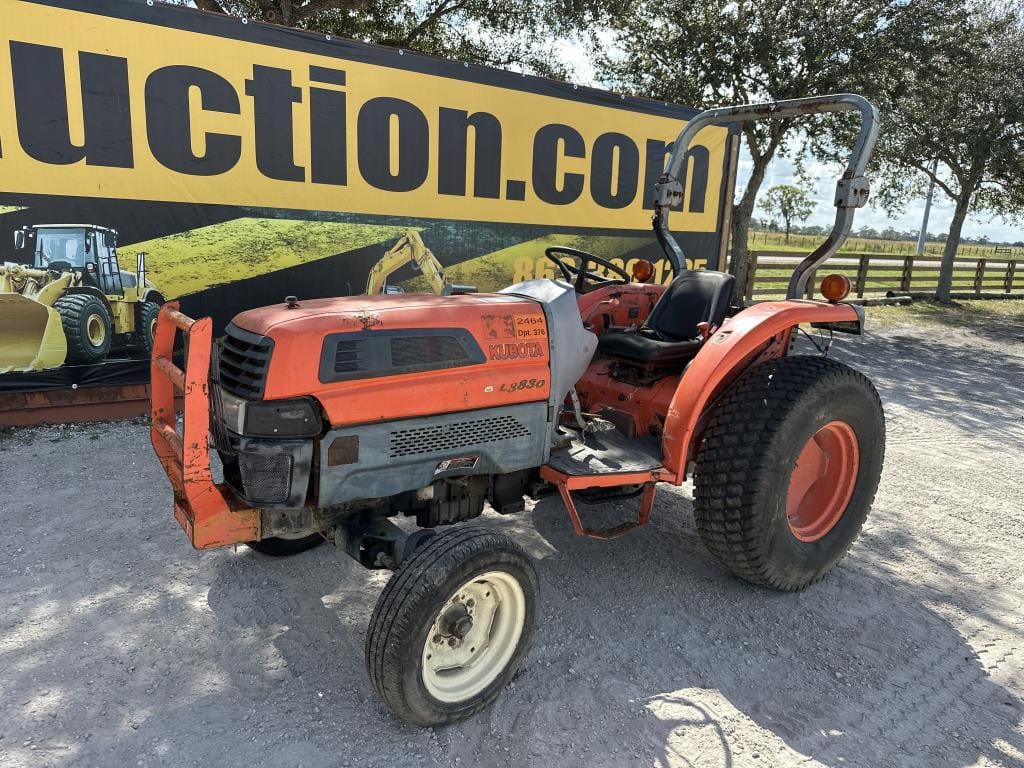 Kubota L3830 Equipment Image0