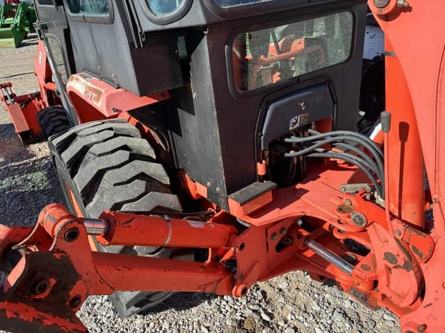Image of Kubota L39 equipment image 4