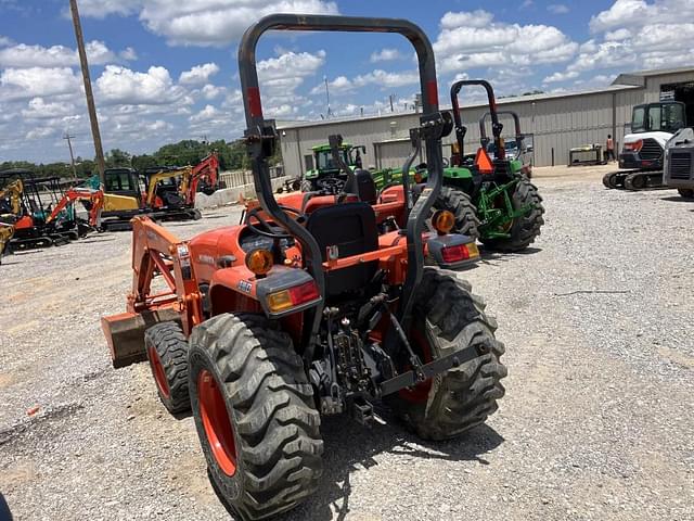 Image of Kubota L3901 equipment image 3