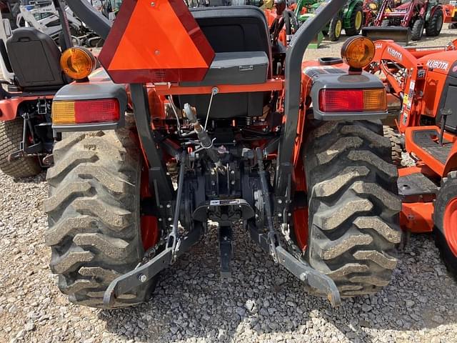 Image of Kubota L3901 equipment image 4