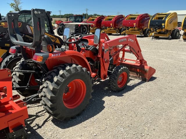 Image of Kubota L3901 equipment image 2