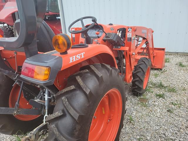 Image of Kubota L3901 equipment image 2