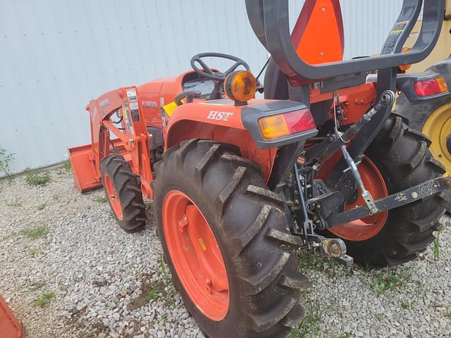 Image of Kubota L3901 equipment image 4