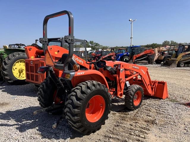 Image of Kubota L3901 equipment image 2