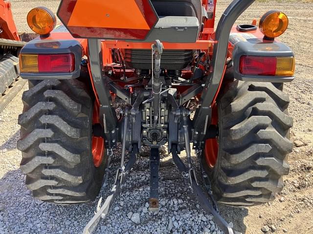 Image of Kubota L3901 equipment image 4