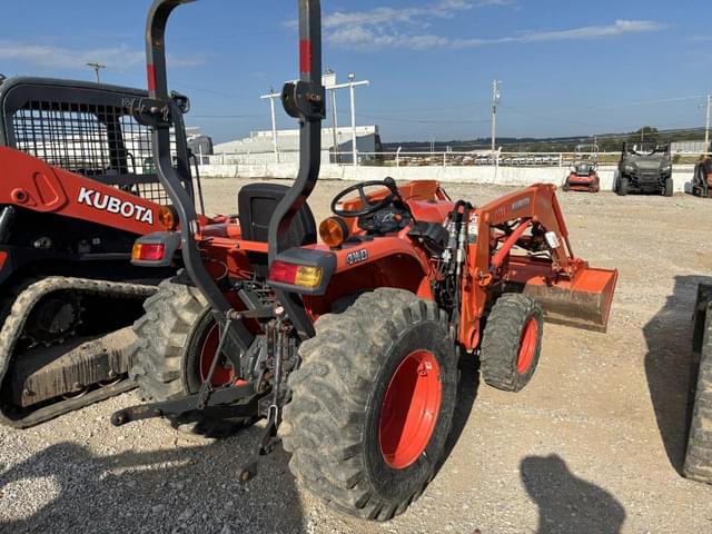 Image of Kubota L3901 equipment image 2